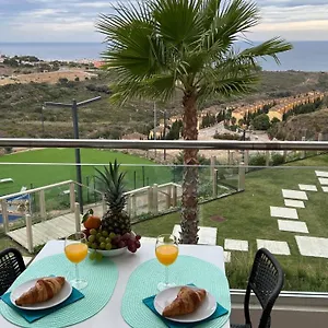 beautiful-new-apartment-with-stunning-sea-and-mountains-views.1costadelsol.com/