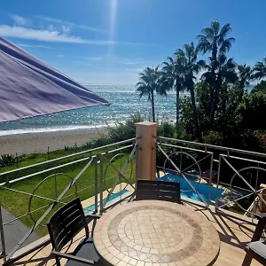 exclusive-beachfront-penthouse.1costadelsol.com/